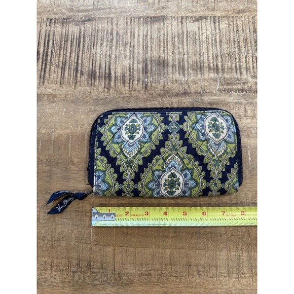 Vera Bradley TriFold Quilted Fabric Wallet 8 x 4.5 - Picture 4 of 4